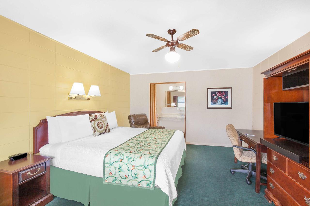 Knights Inn Fort Madison Εξωτερικό φωτογραφία